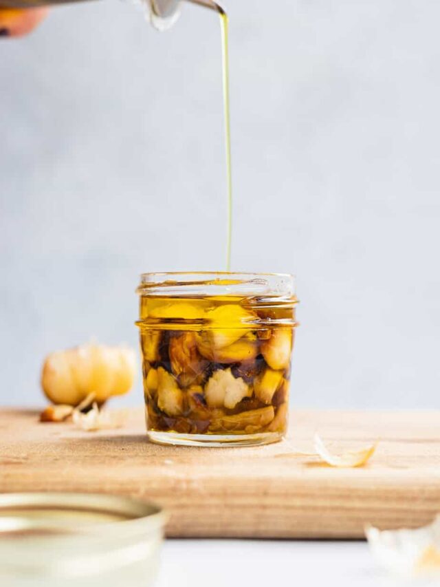cropped-roasted-garlic-in-oil-1.jpg