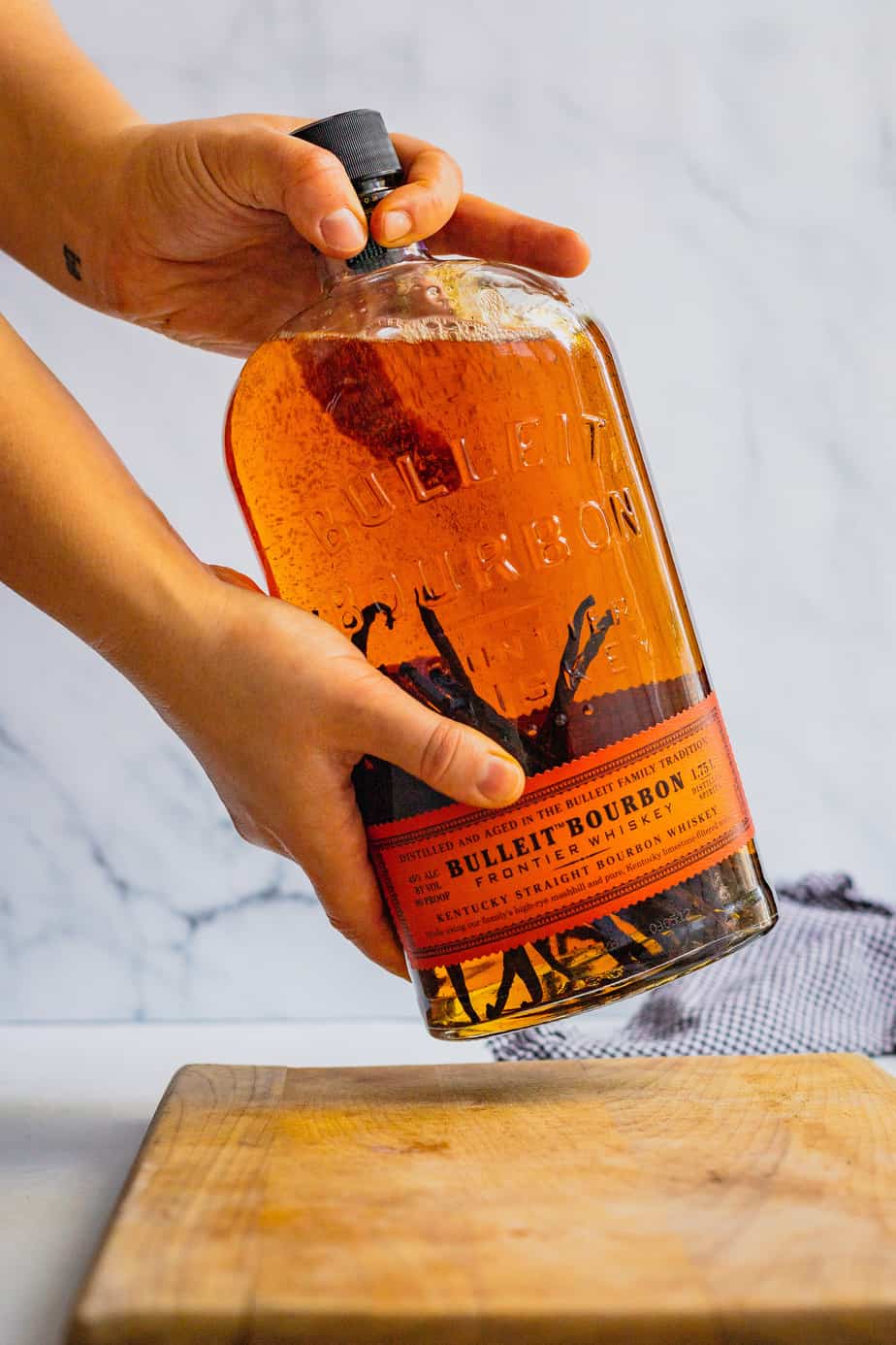 How to Make Homemade Vanilla Extract (with video!) Midwest Nice