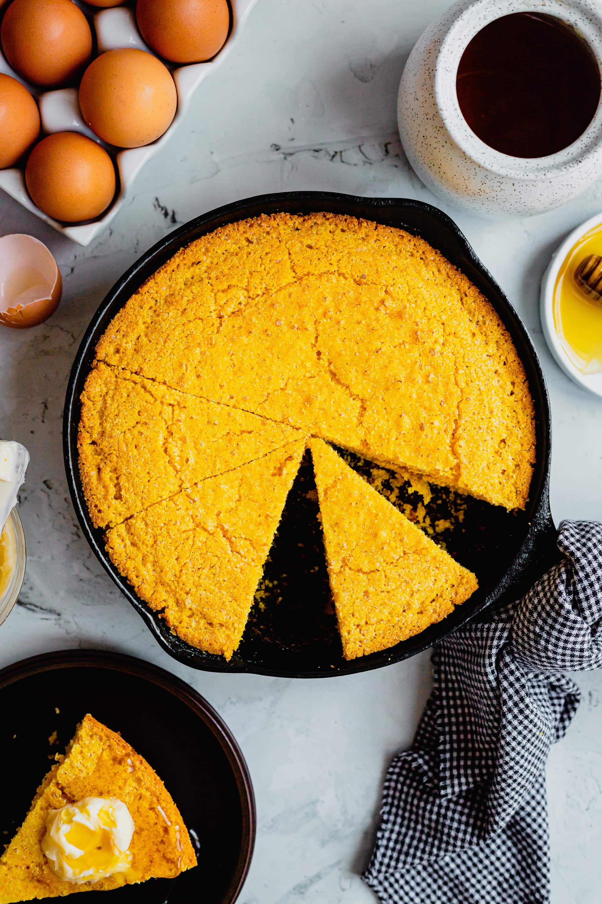 Cast Iron Skillet Cornbread Recipe (Oldfashioned) Midwest Nice