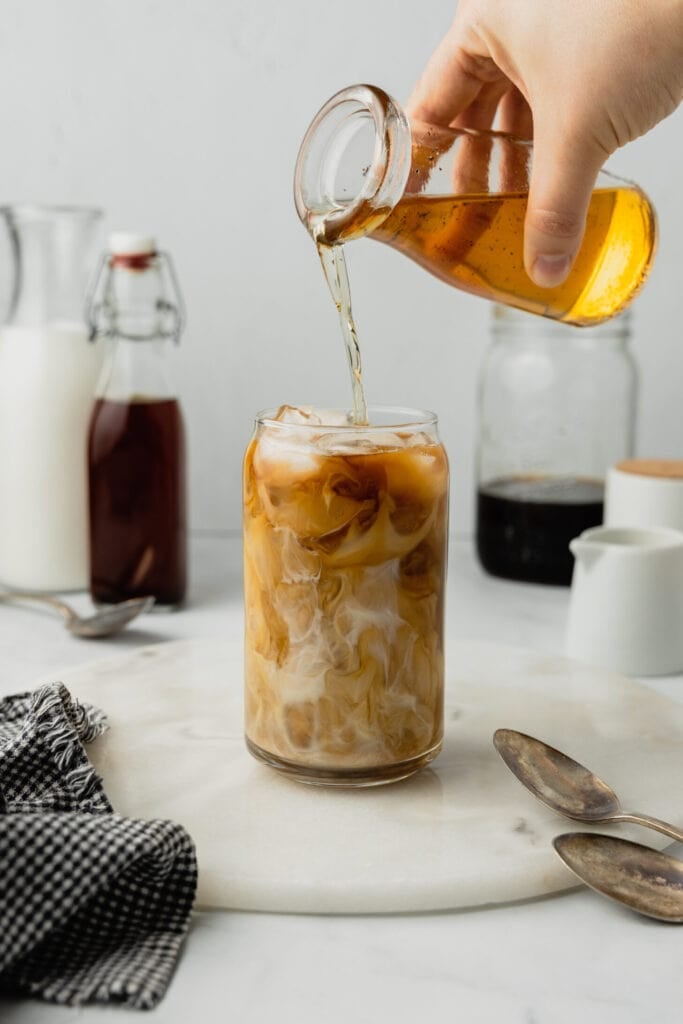 2 Minute Homemade Vanilla Iced Coffee - Frosting and Fettuccine