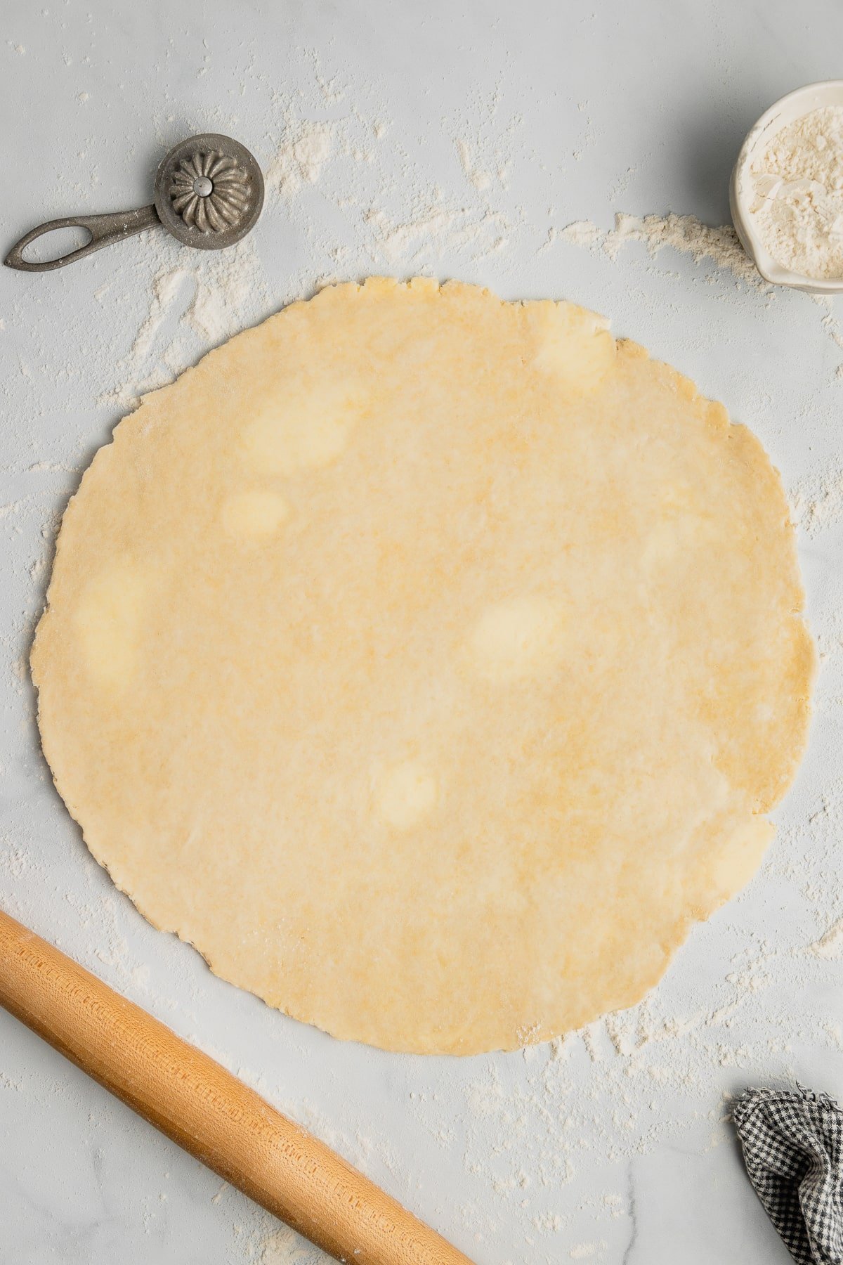 Lard Pie Crust (Ultra flaky and flavorful!) - Pinch and Swirl