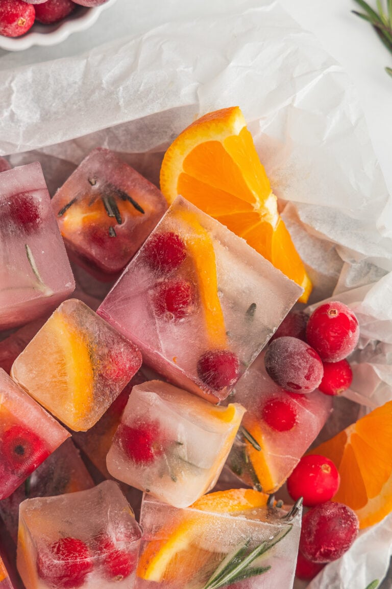 Cranberry Ice Cubes (How to Make Holiday Ice Cubes) - Midwest Nice