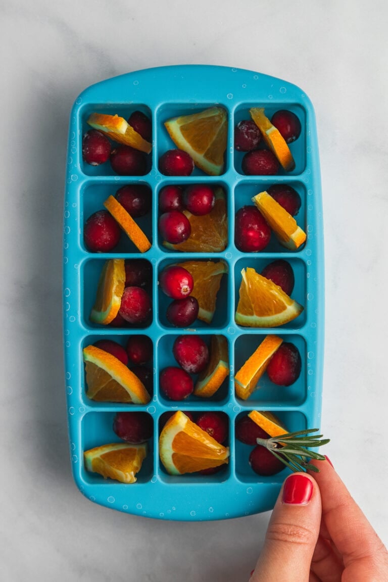 Cranberry Ice Cubes (How to Make Holiday Ice Cubes) Midwest Nice