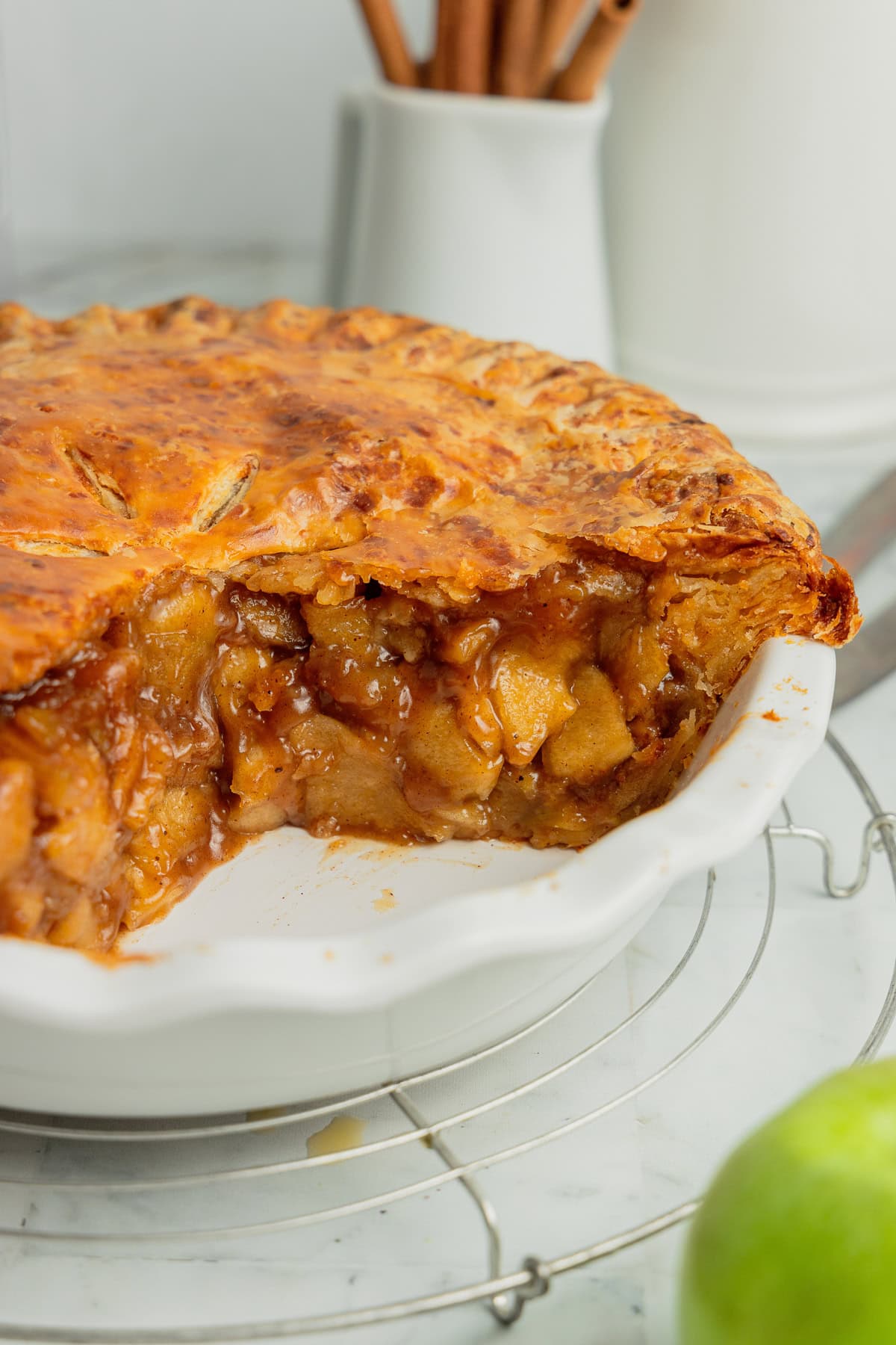 Apple Pie in a Cheddar Cheese Crust (A Wisconsin Tradition!) - Midwest Nice